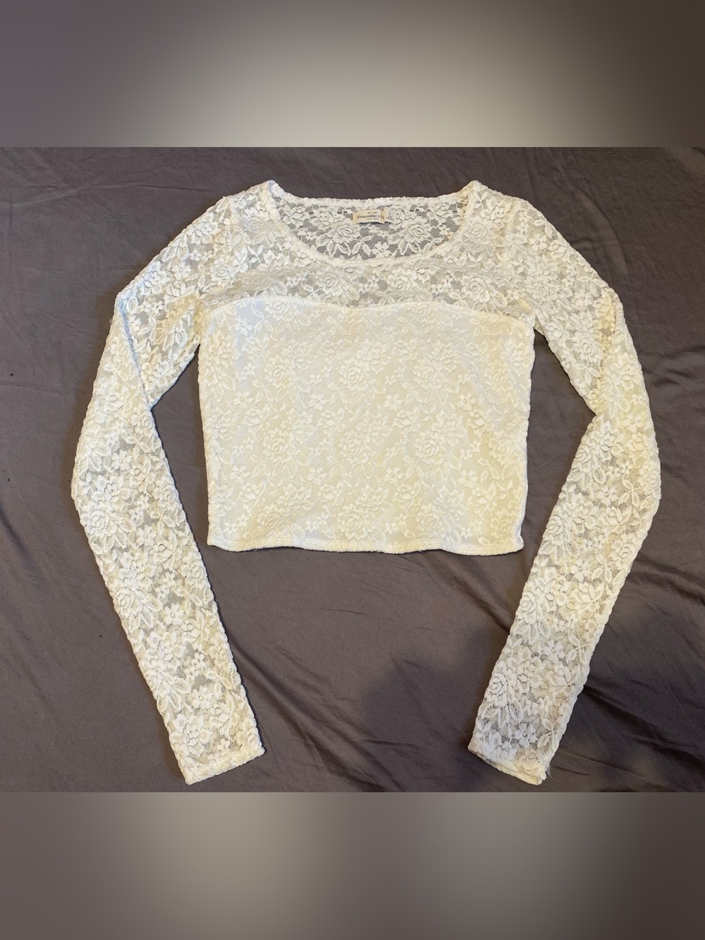 Abercrombie & Fitch ivory lace long sleeve crop top, size small